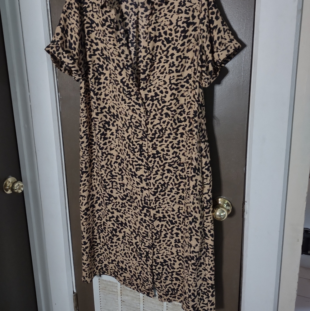 Buttoned leopard dress